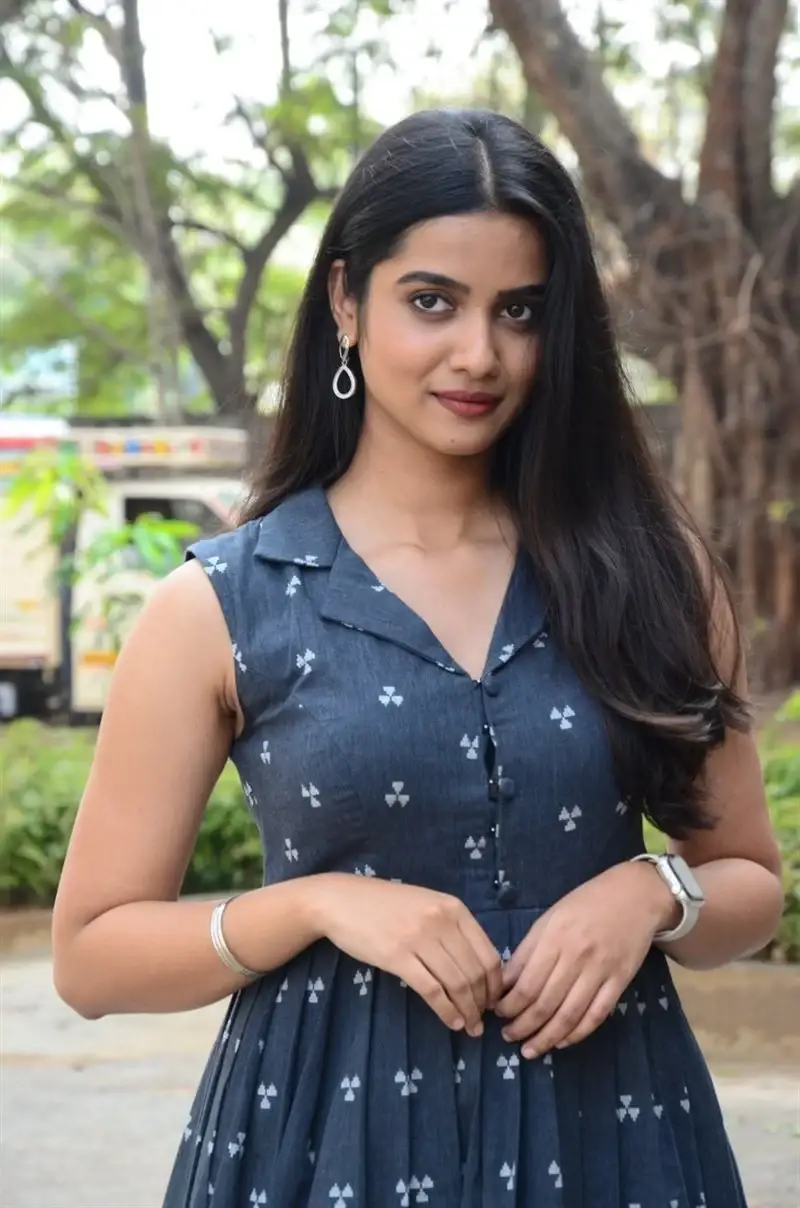 INDIAN ACTRESS GOURI PRIYA REDDY IN BLUE DRESS AT MOVIE PRESS MEET 16